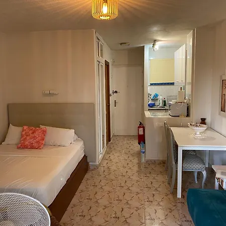 Hercules Estudio Con Vistas Al Mar Апартаменты